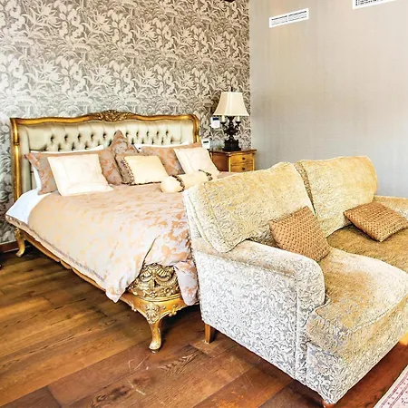 Cozy In Elviria With Wifi Holiday home *